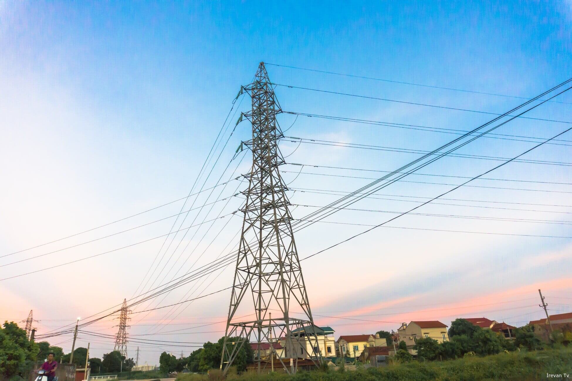 Abşeronda və Bakının iki rayonunda elektrik xətləri yenilənəcək