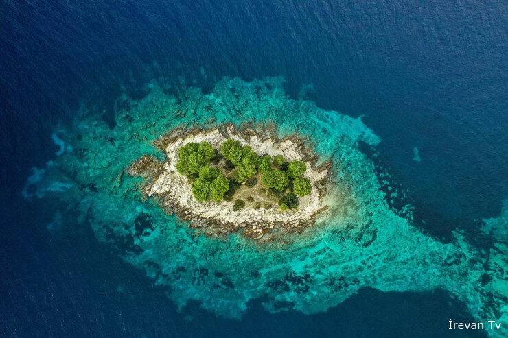 Dünyanın ən böyük 50 adası - SİYAHI