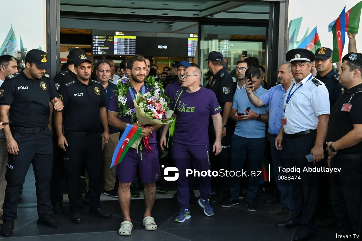 Olimpiadada qızıl medal qazanmış cüdoçular Vətənə qayıdıblar